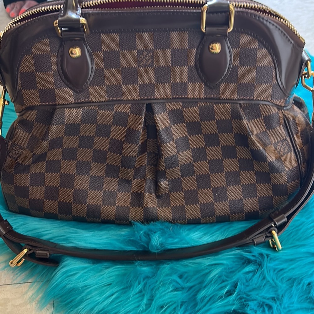 EUC almost new Trevi PM Damier Ebene Shoulder bag.